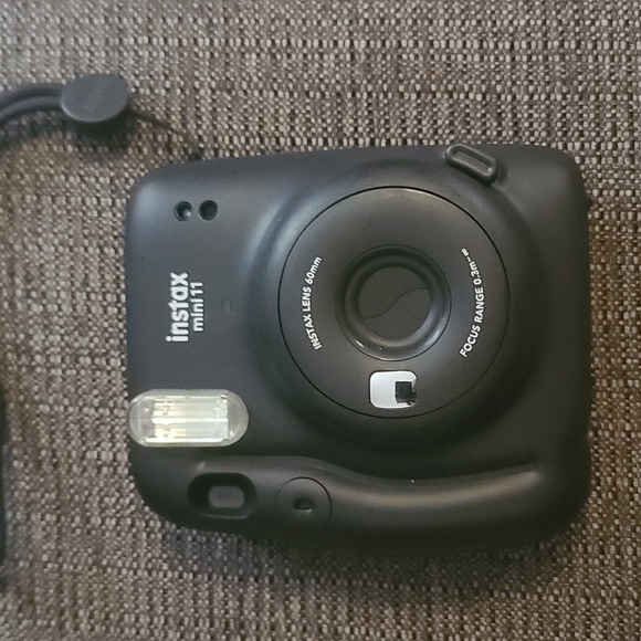 Instax mini 11 Instant camera - Picture 1 of 4